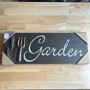 Kohl’s rustic GARDEN message plaque